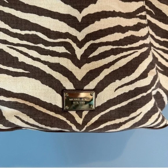 Michael Kors Marina Anchor Rope Tiger Print Shoulder Canvas Tote (+ Dust Bag) - Picture 4 of 12